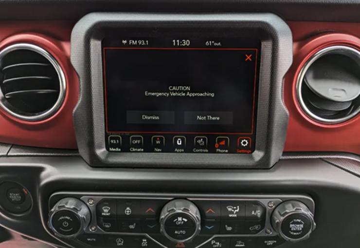 SmartCockpit Elkann Bezos addio Stellantis Amazon