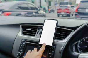 cruscotto auto smartphone
