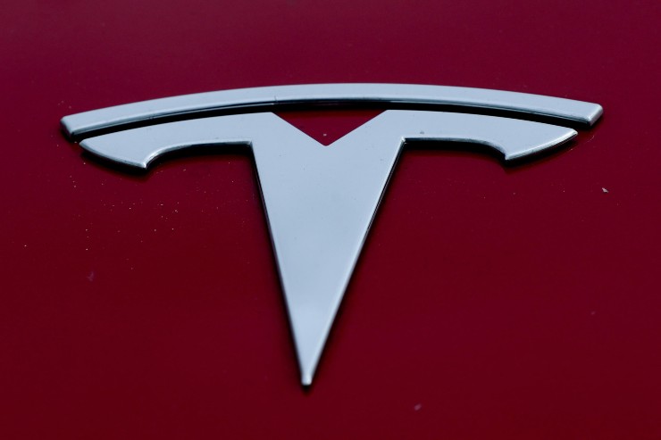 Tesla Elon Musk addio showroom