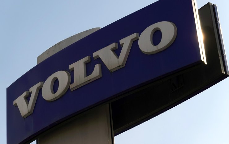 Volvo azioni drastiche licenziamenti motori dipendenti