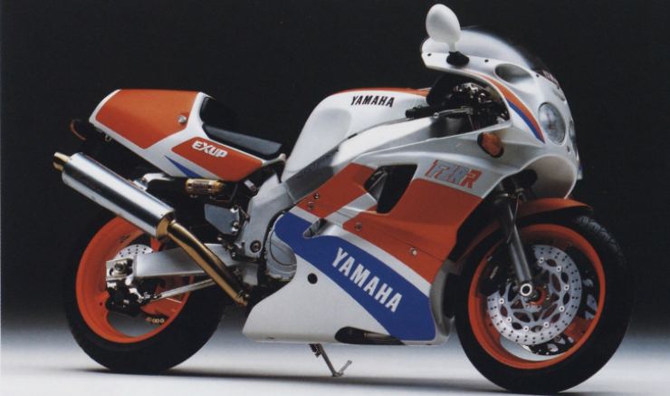 Yamaha FZR750R OW-01 Superbike flop