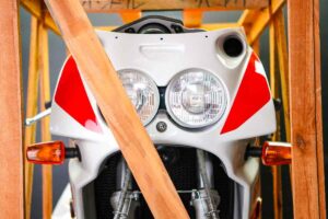 Yamaha FZR750R OW-01