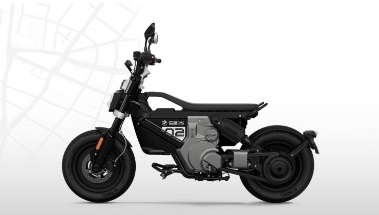 Lo scooter elettrico BMW CE02
