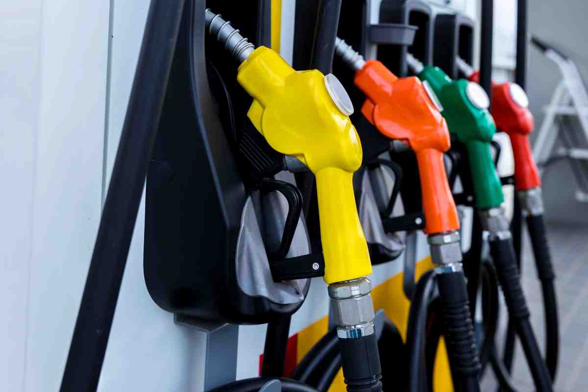 Benzina e diesel finita la pacchia