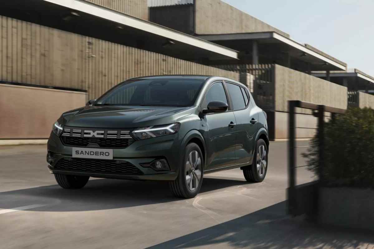 La Dacia Sandero in strada