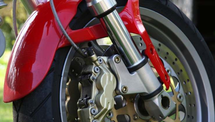 Il dettaglio dei freni di una moto