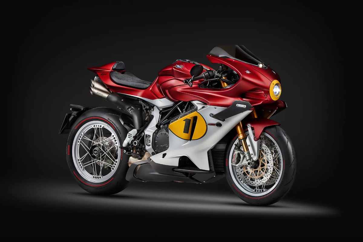 La MV Agusta Superveloce 1000 Ago, una versione unica e velocissima