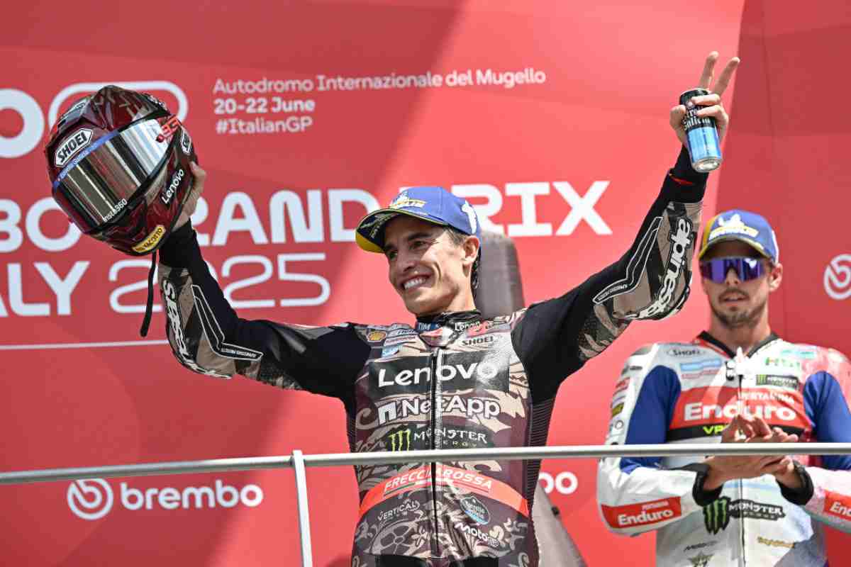 Marquez festeggia sul podio