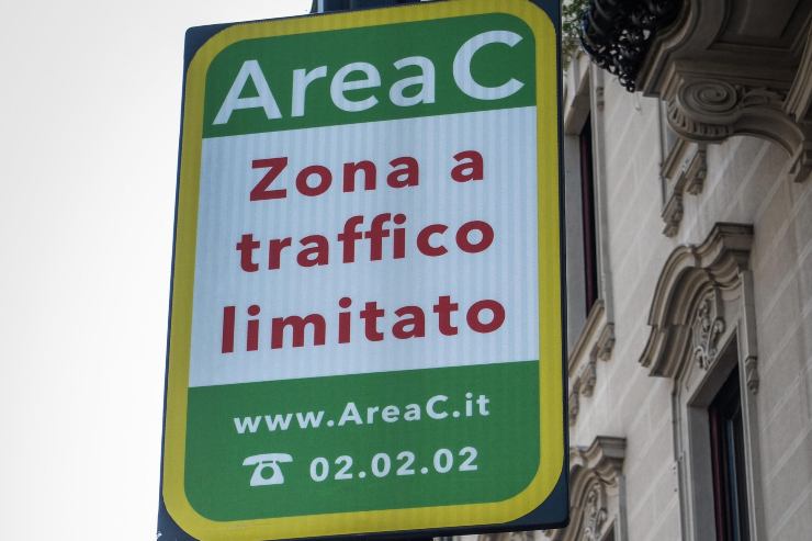 ZTL Area C Milano weekend stop
