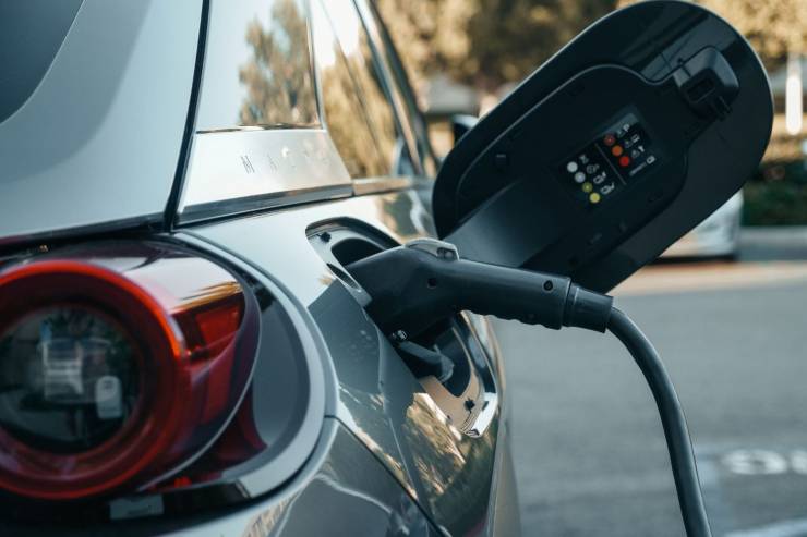 Auto elettrica Governo Meloni Europa