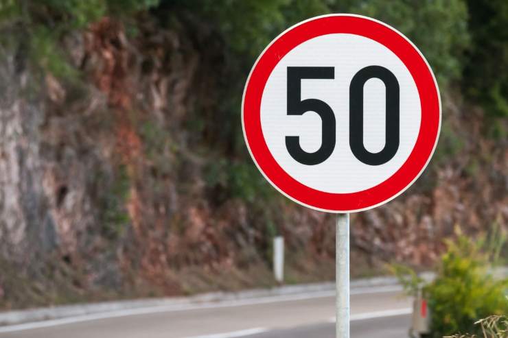 Limite velocità doppia infrazione anno multa