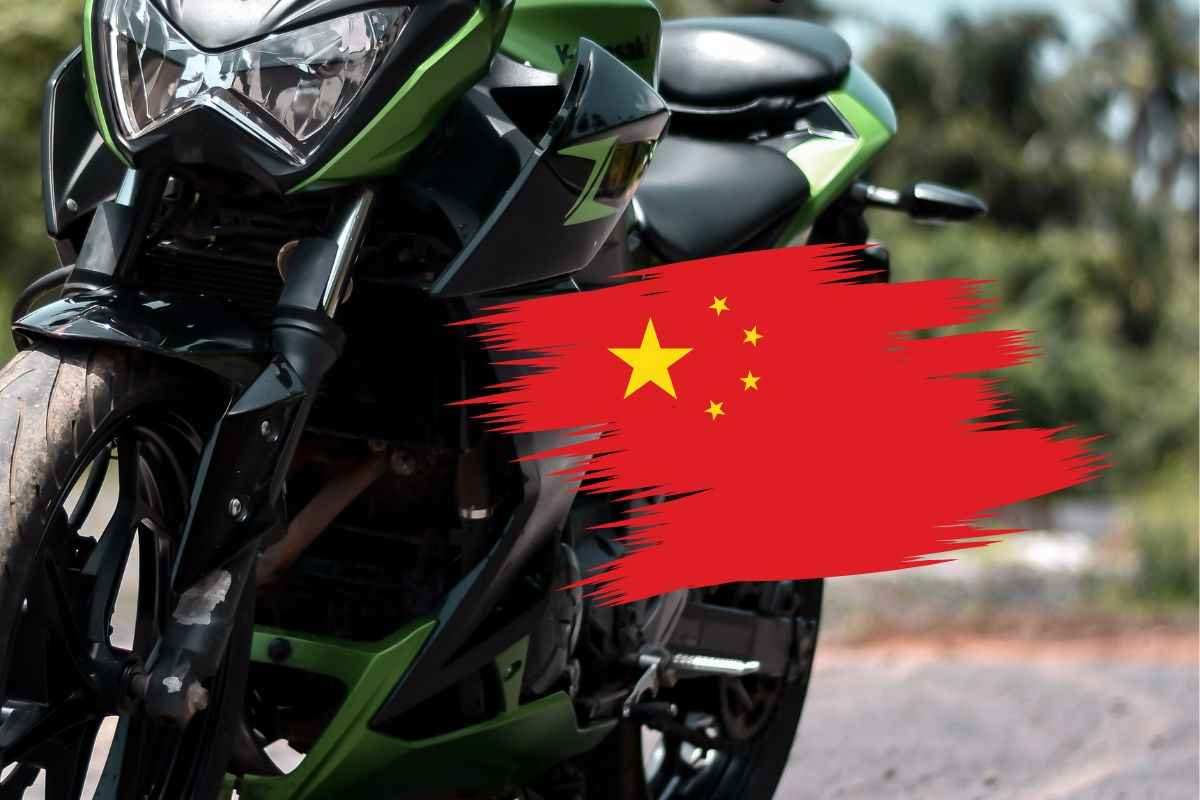 QJ Motor SRK900 hypernaked Cina