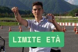 Patente moto novità età minima