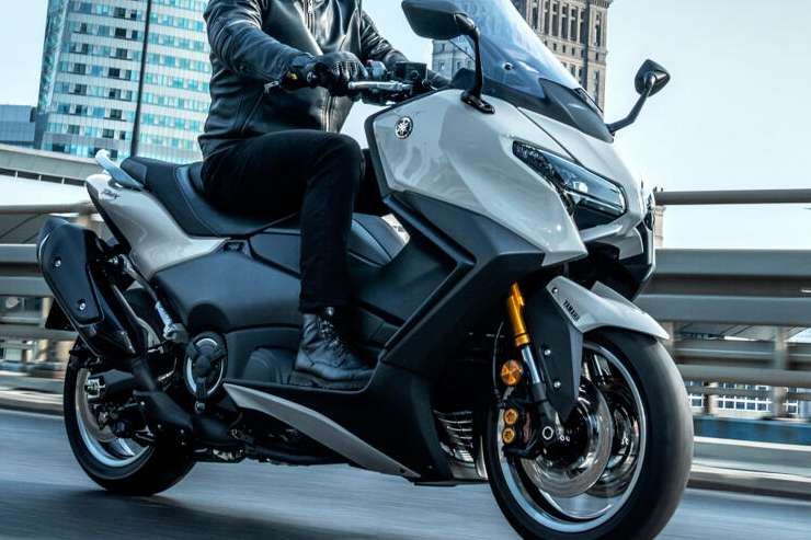 Yamaha Tmax Tech Max maxi scooter sconto