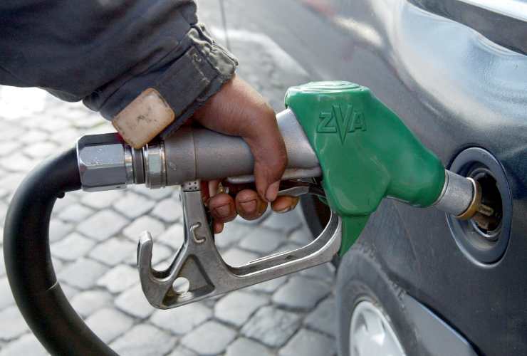 Benzina E20 prezzo 