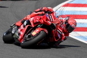 Marquez in pista con la Ducati