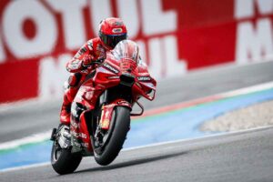 Marc Marquez in pista con la Ducati