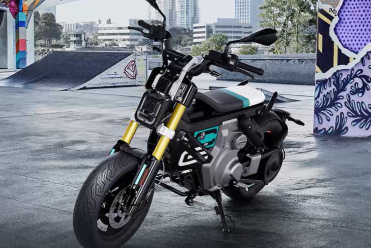 BMW CE 02 novità scooter