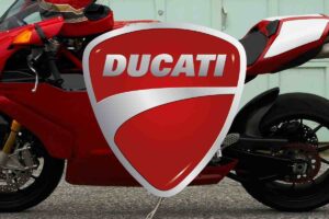 Ducati Streetfighter V4 novità sconto