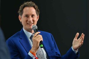 Gilles Vidal novità Stellantis Elkann
