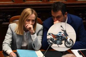 Monopattino elettrico targa Governo