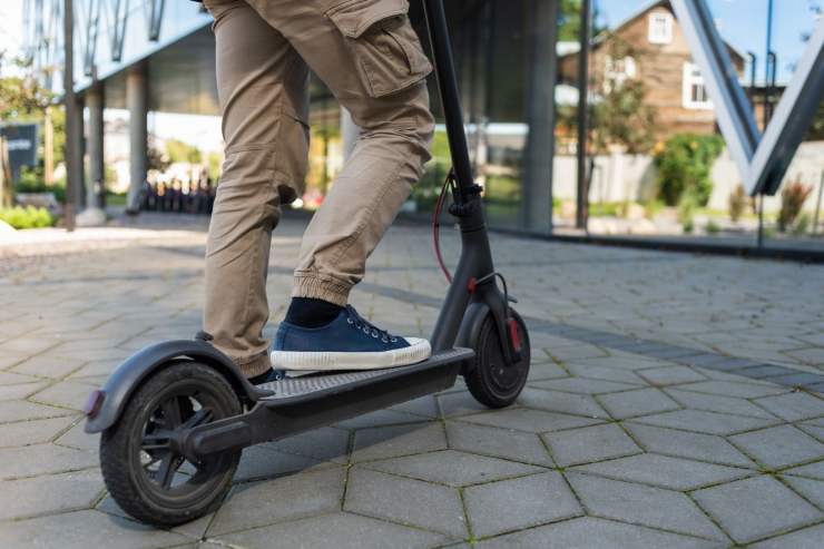 Monopattino elettrico targa Governo