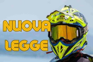 Sci casco obbligatorio