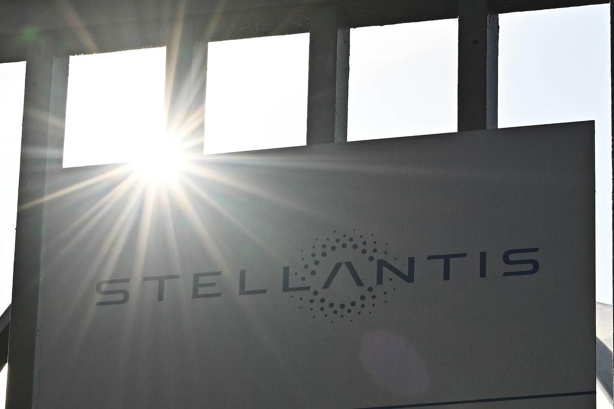 stellantis logo