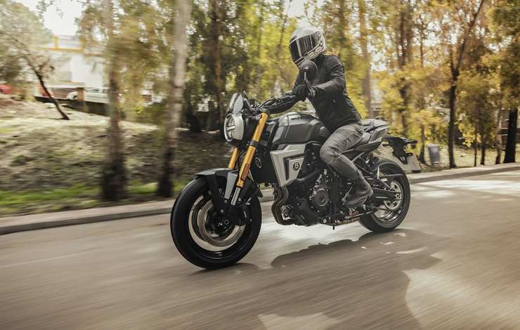 Suzuki GSX 8T novità moto anni 80
