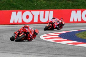 Le due Ducati ufficiali in pista