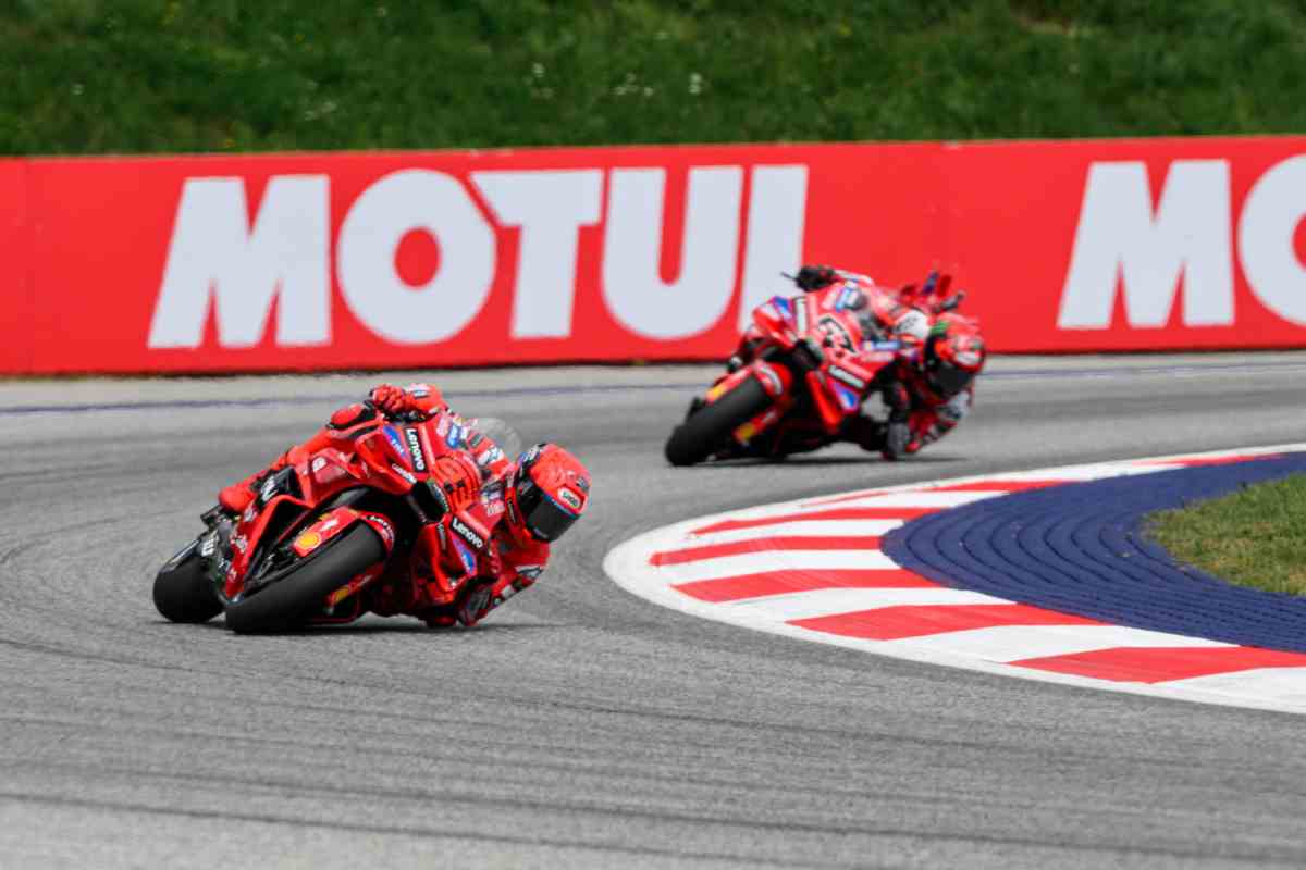 Le due Ducati ufficiali in pista