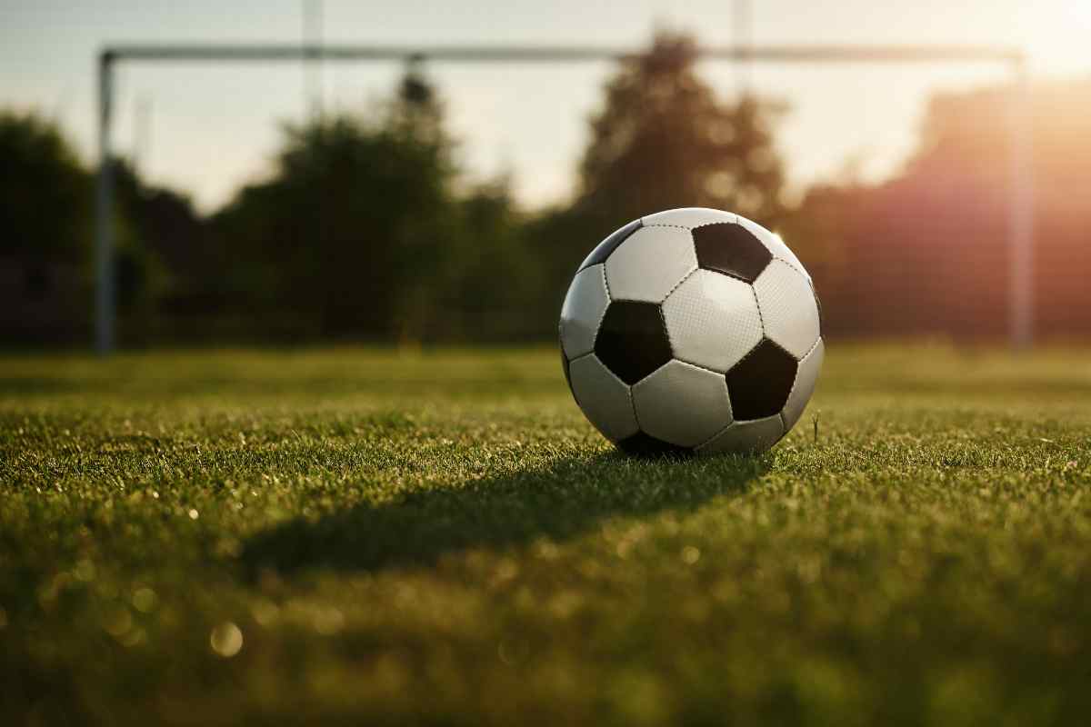 Pallone da calcio abbandonato