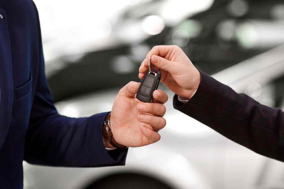 auto chiave passaggio