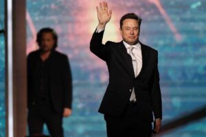 Tesla Elon Musk energia Regno Unito