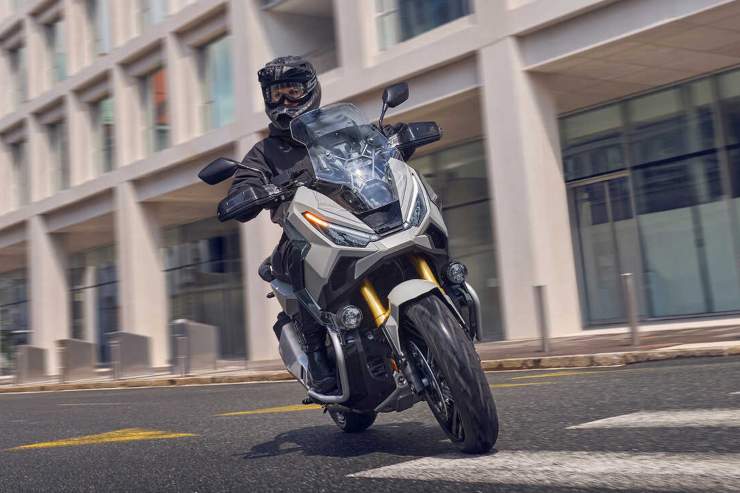 Honda X-ADV maxi scooter novità