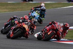 Troy Bayliss infortunio MotoGP costole
