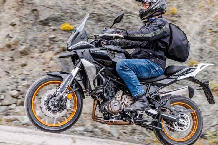 QJ Motor SRT 800 X novità Honda Africa Twin