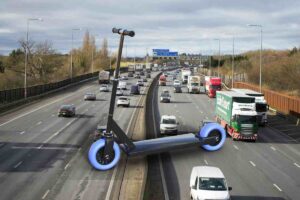 Monopattino autostrada Roma