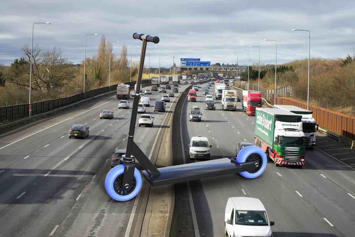 Monopattino autostrada Roma
