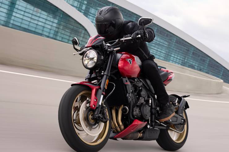 triumph trident 800