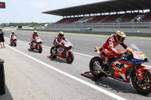 Valentino Rossi: Campione del Mondo per la Settima Volta